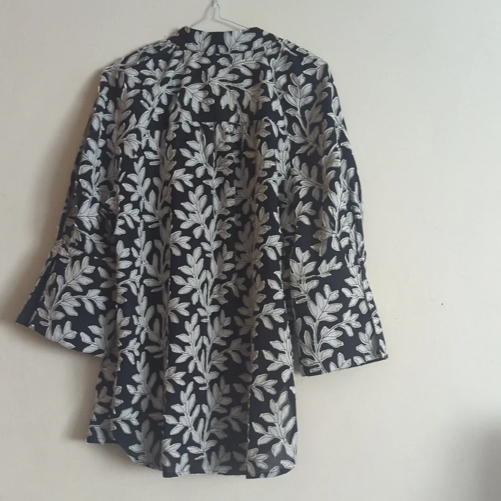 By Anthropologie ANTHROPOLOGIE FLORAL POPOVER SHIRT BLOUSE PULLOVER TOP BLACK - Picture 7 of 11